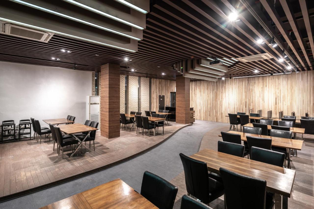 Jeonju Jazz Around Hotel Bagian luar foto