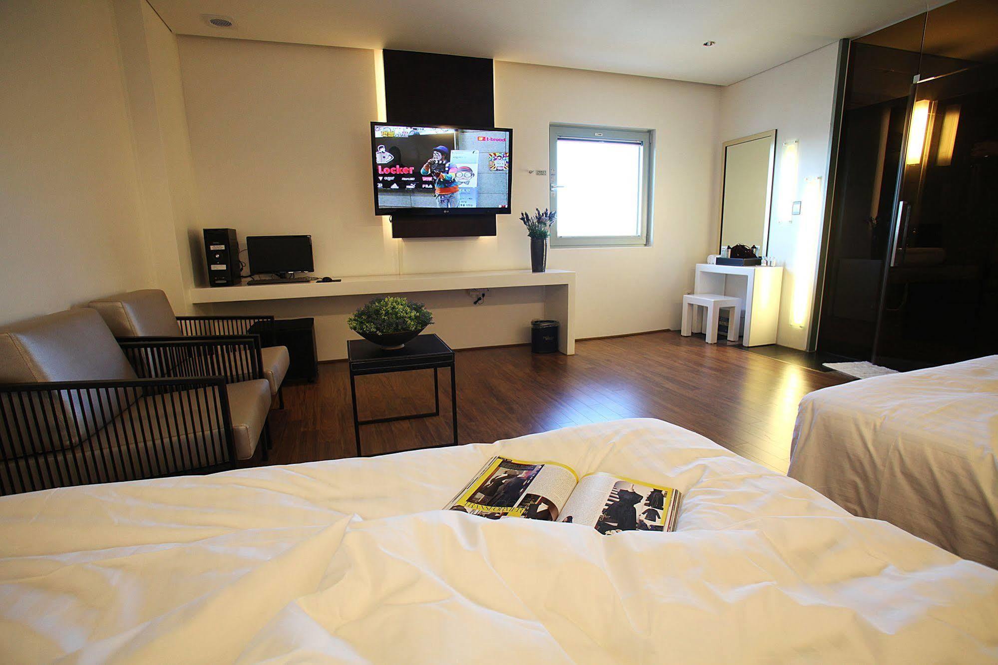 Jeonju Jazz Around Hotel Bagian luar foto