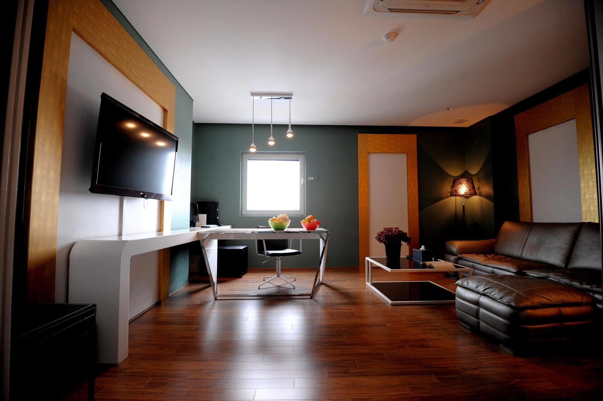 Jeonju Jazz Around Hotel Bagian luar foto
